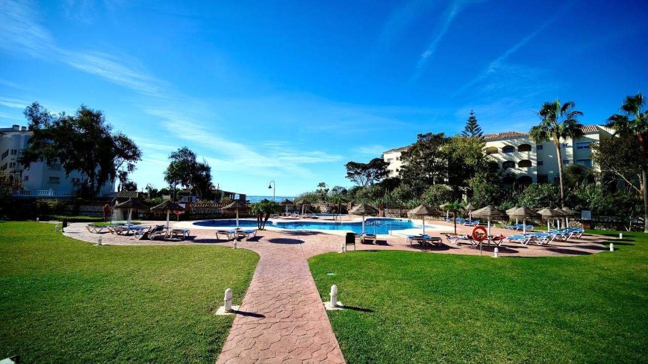 Marbella Beach Resort At Club Playa Real Exterior photo