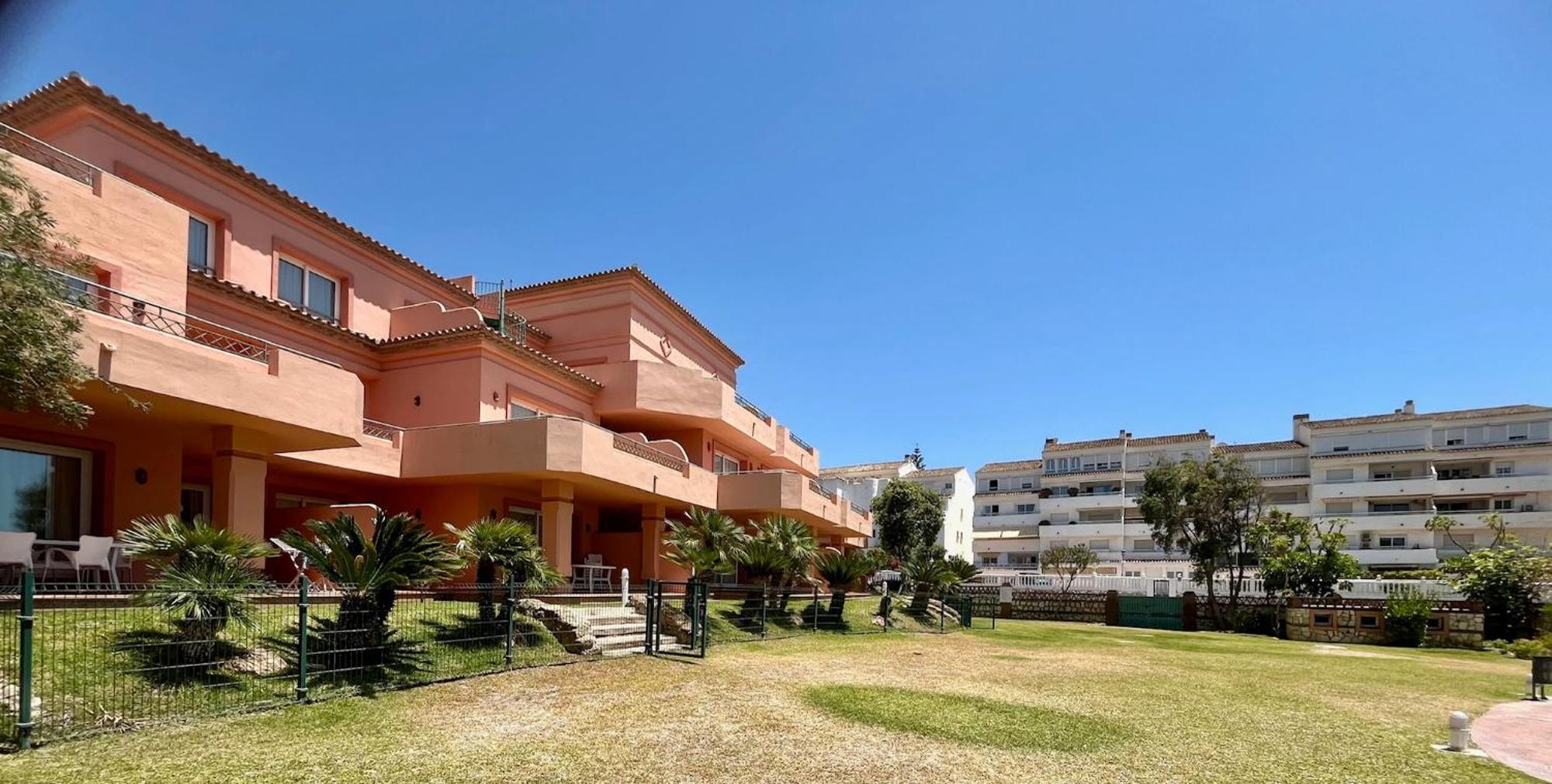 Marbella Beach Resort At Club Playa Real Exterior photo