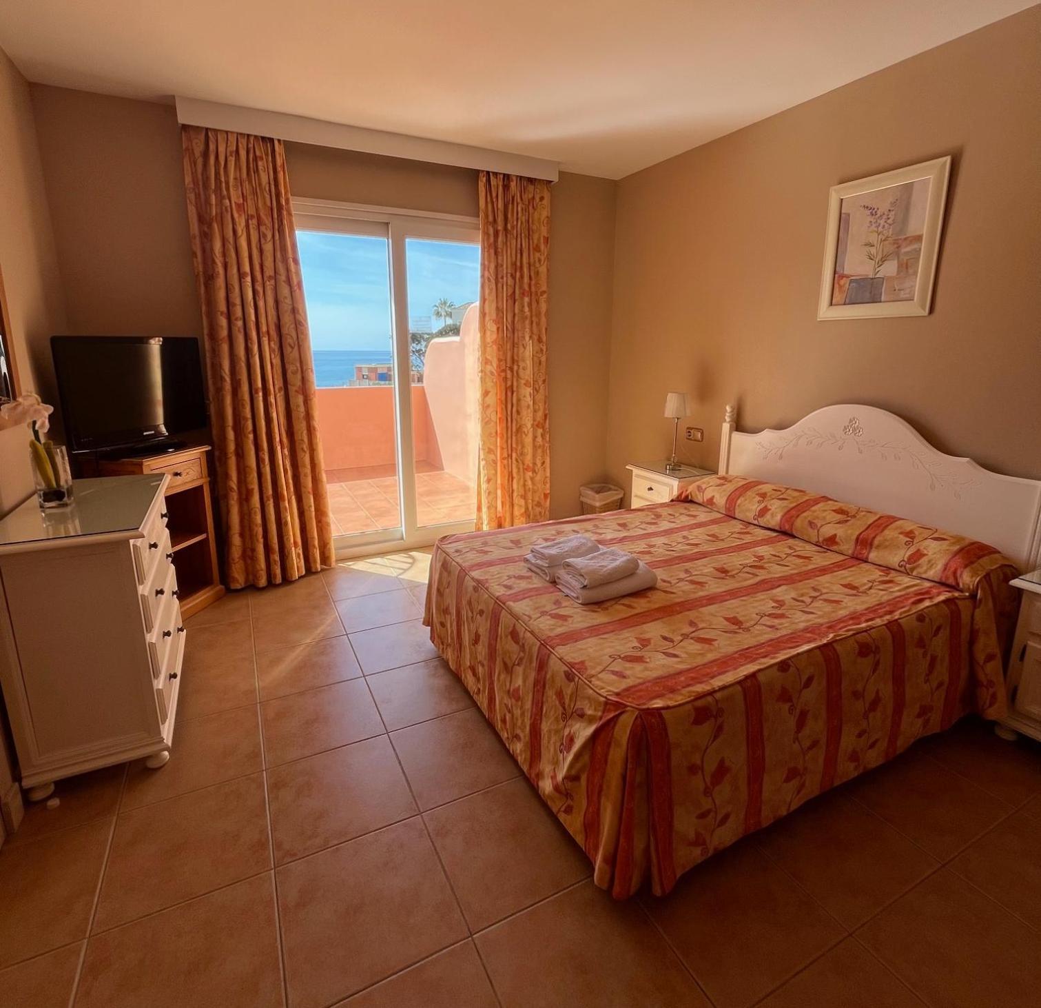 Marbella Beach Resort At Club Playa Real Exterior photo