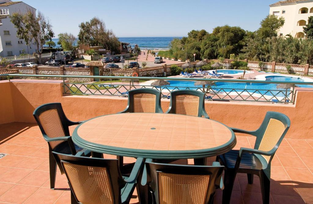 Marbella Beach Resort At Club Playa Real Exterior photo
